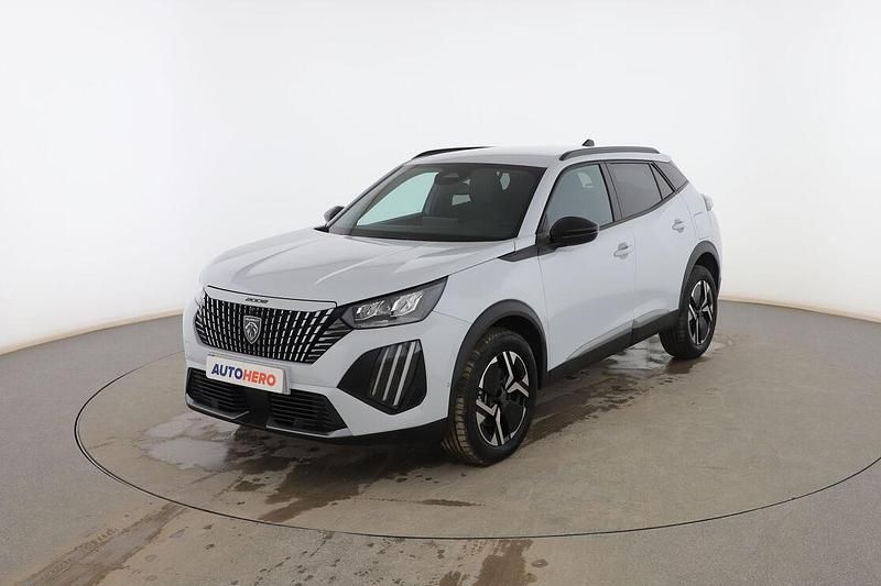 Usado Peugeot 2008 Allure 136 CV (100 kW) 2025 Blanco SUV