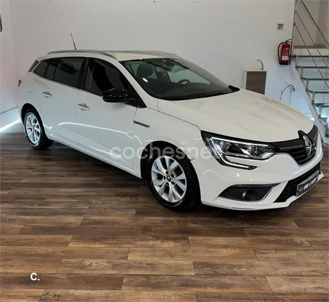 Usado Renault Mégane GrandTour LIMITED 95 CV (69 kW) 2019 Blanco Familiar