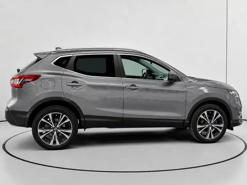 Usado Nissan Qashqai Acenta 160 CV (117 kW) 2019 Gris / plata SUV
