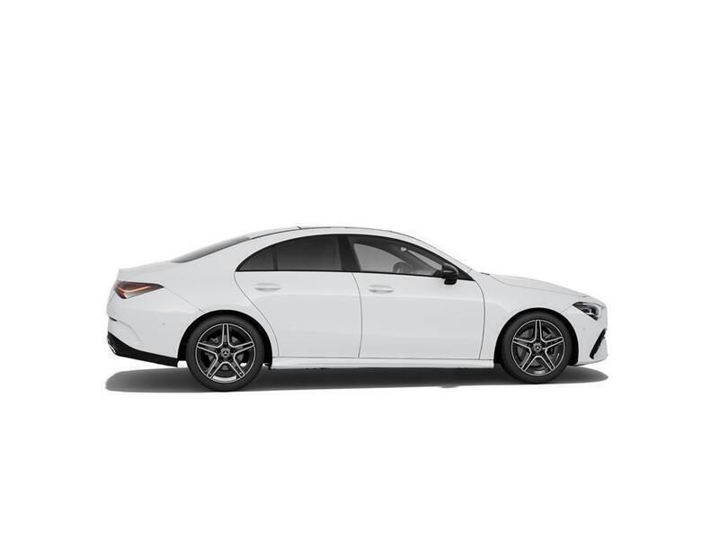 Usado Mercedes CLA220 190 CV (139 kW) 2024 Blanco polar Berlina