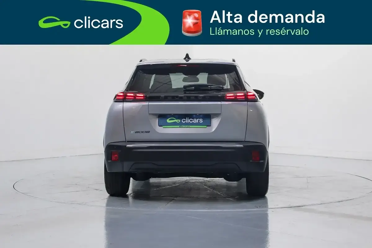Usado Peugeot e-2008 Allure 114 kW (156 CV) 2025 Gris SUV
