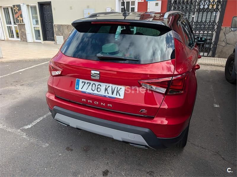 Usado Seat Arona Ecomotive 115 CV (84 kW) 2019 Rojo SUV