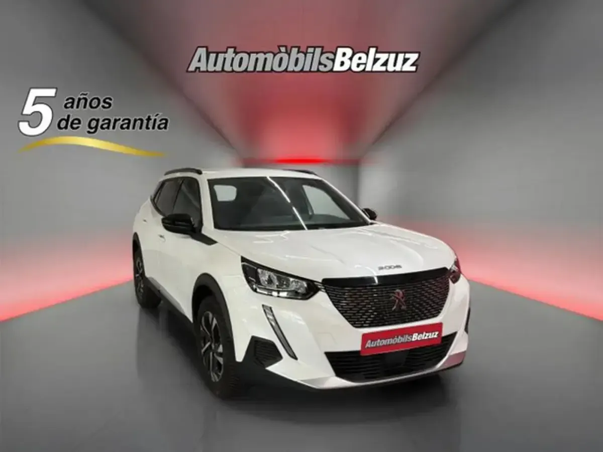 Usado Peugeot 2008 Active 101 CV (74 kW) 2023 Blanco SUV
