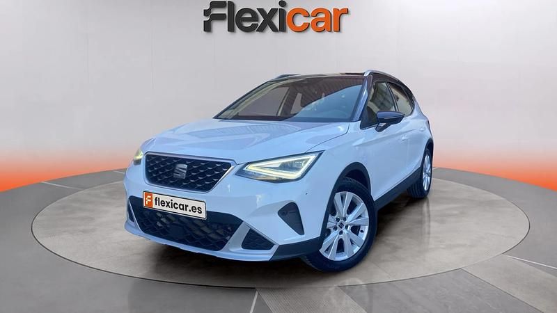 Usado Seat Arona Xperience 110 CV (80 kW) 2022 Blanco SUV