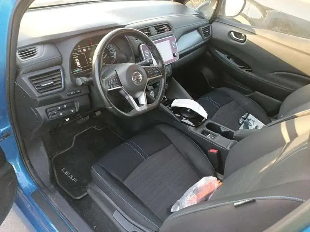 Usado Nissan Leaf N-Connecta 110 kW (150 CV) 2020 Azul Utilitario