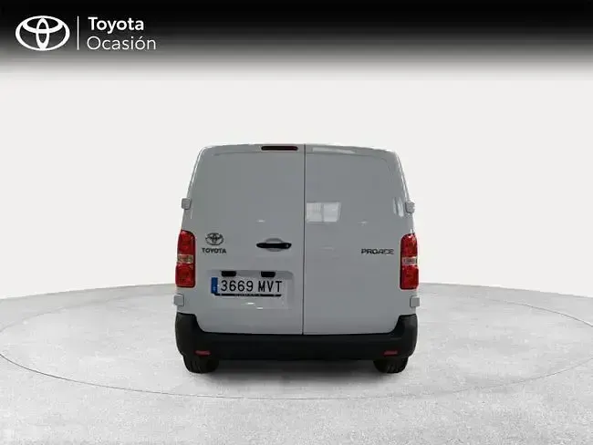 Usado Toyota Proace 120 CV (88 kW) 2024 Blanco Monovolumen