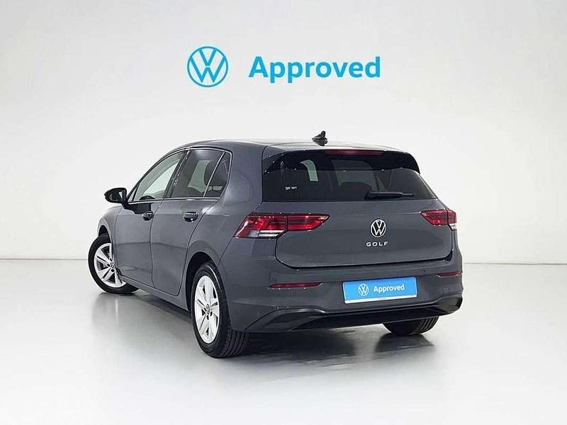Usado VW Golf VIII Life 110 CV (80 kW) 2023 Gris Utilitario
