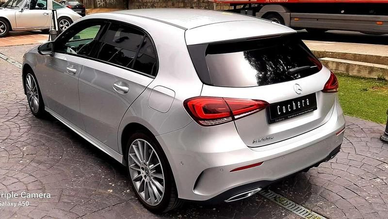 Usado Mercedes A250 218 CV (160 kW) 2022 Plateado Utilitario
