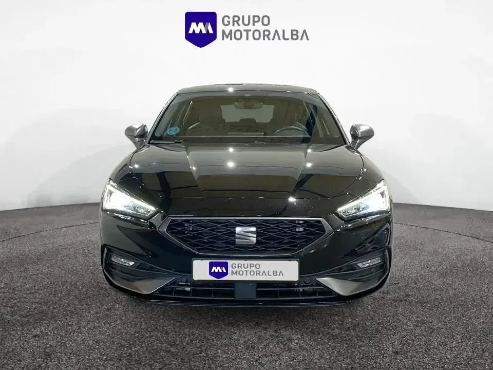 Usado Seat Leon FR 150 CV (110 kW) 2023 Negro Berlina