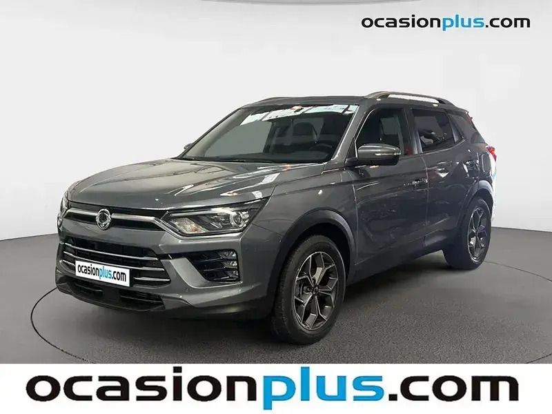 Gris Nuevo 2025 Ssangyong Korando SUV | 23.261 € (Precio justo) - Imagen 1/4