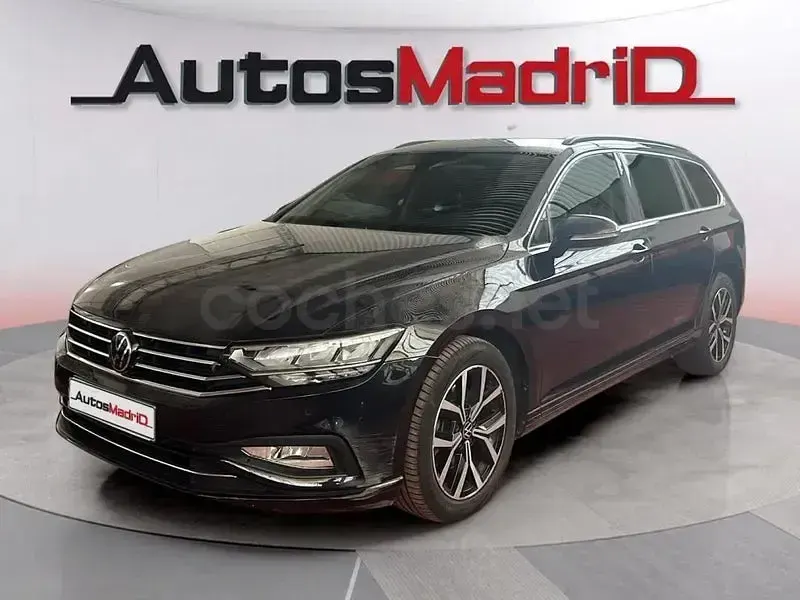 Usado VW Passat Executive 150 CV (110 kW) 2022 Negro Familiar