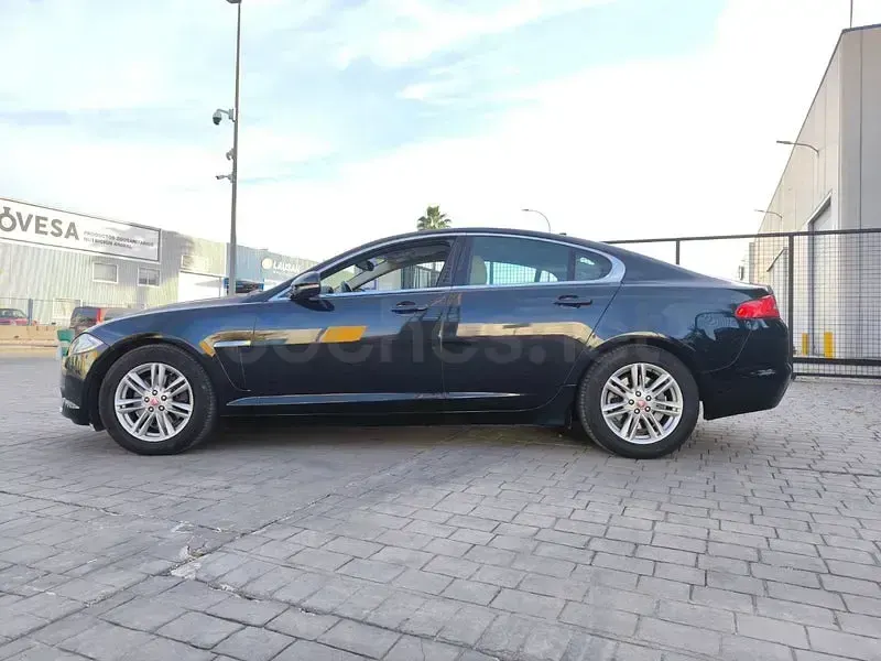 Usado Jaguar XF Premium Luxury 200 CV (147 kW) 2014 Negro Berlina