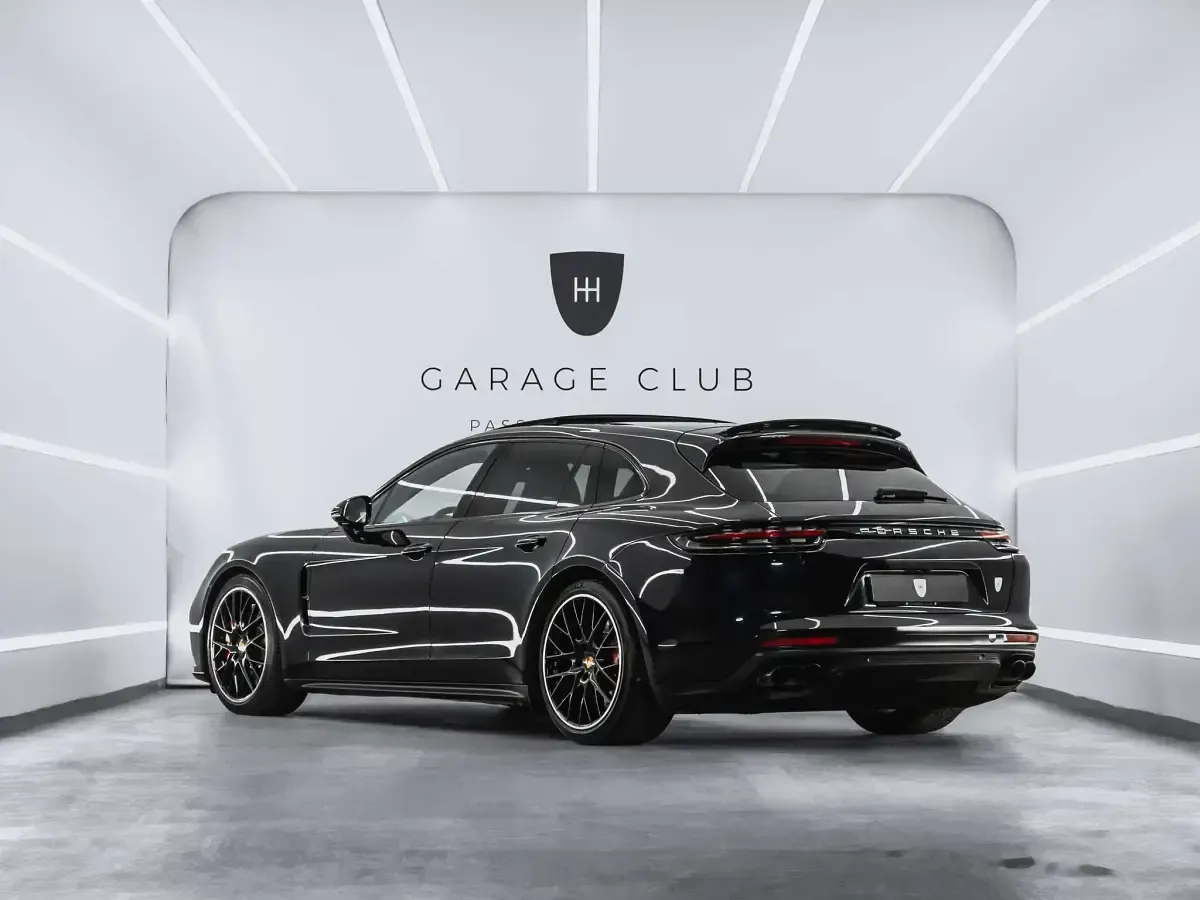 Usado Porsche Panamera Turbo Sport Turismo Sport Turismo 550 CV (404 kW) 2018 Negro Familiar