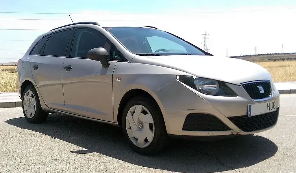 Usado Seat Ibiza ST Reference 90 CV (66 kW) 2012 Beige Familiar