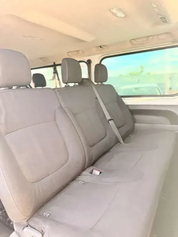 Usado Renault Trafic 95 CV (69 kW) 2016 Blanco Monovolumen