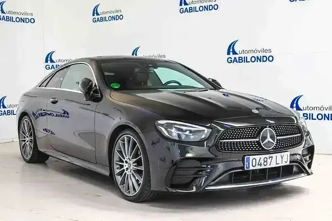Usado Mercedes E220 194 CV (142 kW) 2022 Gris / plata Coupe