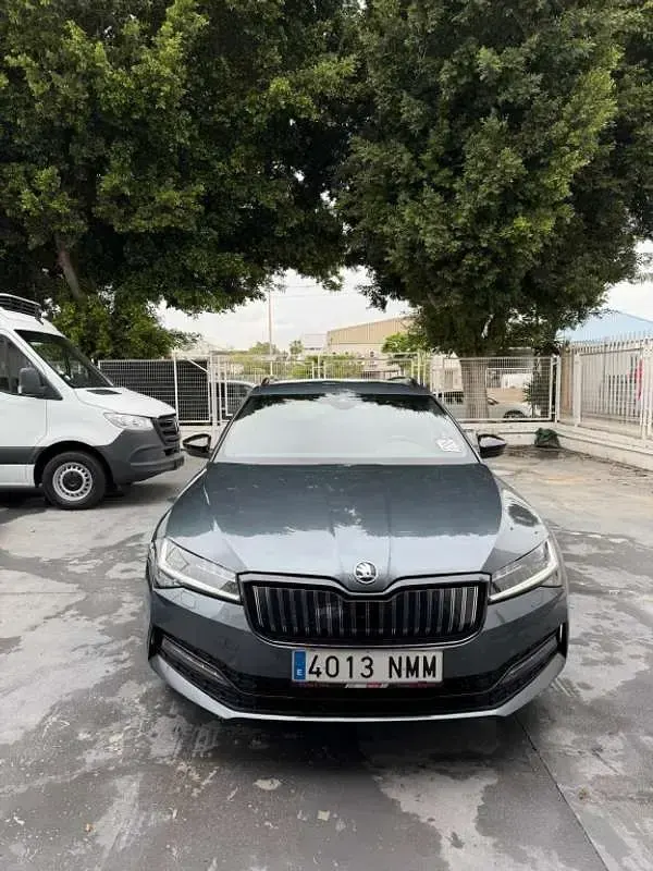 Begagnad Skoda Superb Style 218 HK (160 kW) 2020 Grå Kombi