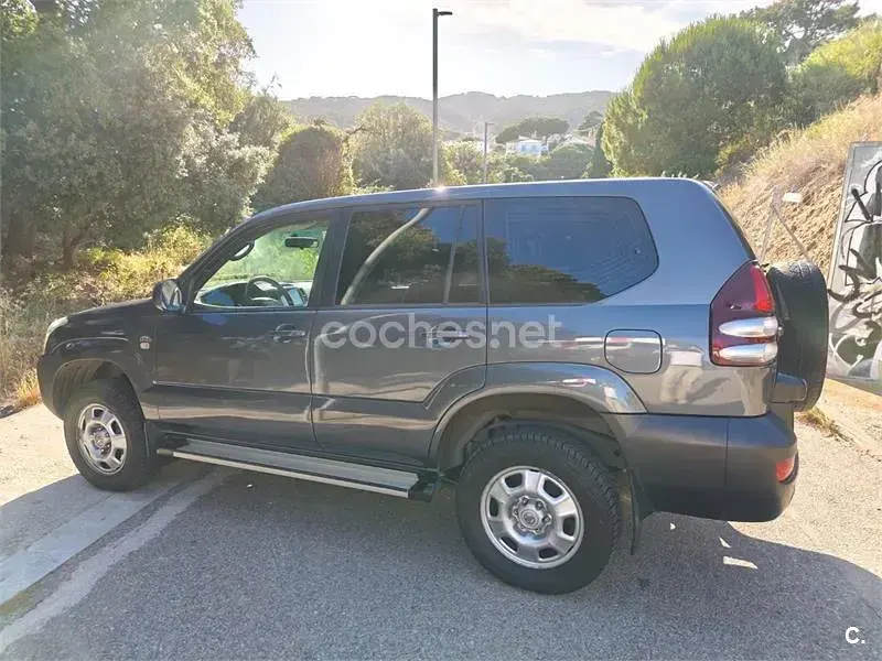 Usado Toyota Land Cruiser 163 CV (119 kW) 2005 Gris / plata SUV