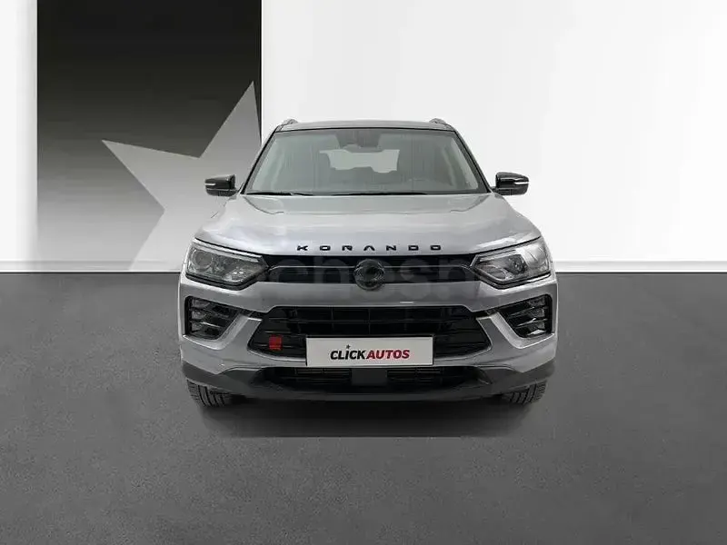 Usado KGM Korando 149 CV (109 kW) 2025 Gris / plata SUV