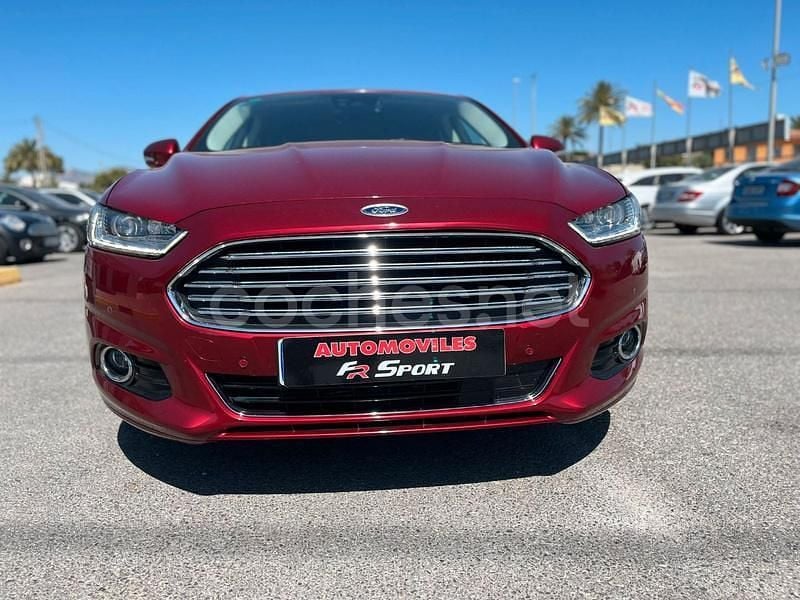 Usado Ford Mondeo Trend 150 CV (110 kW) 2017 Granate Berlina