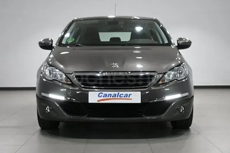 Usado Peugeot 308 Active 130 CV (95 kW) 2014 Marrón Berlina