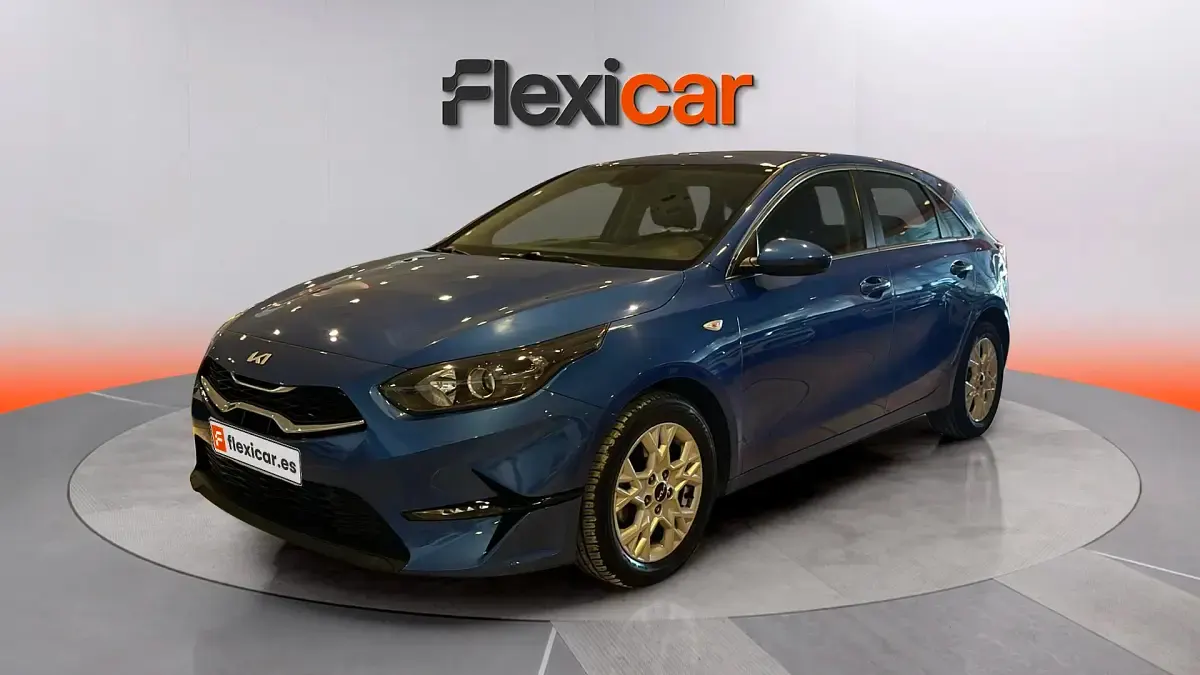 Usado Kia Ceed 136 CV (100 kW) 2023 Azul Utilitario
