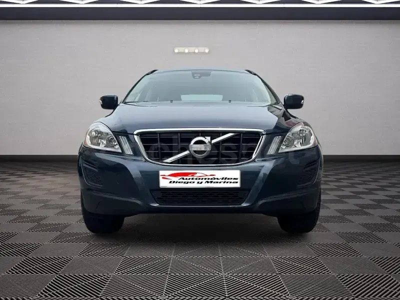 Usado Volvo XC60 Momentum 163 CV (119 kW) 2011 Gris / plata SUV