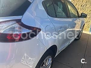 Usado Renault Mégane LIMITED 115 CV (84 kW) 2015 Blanco Berlina