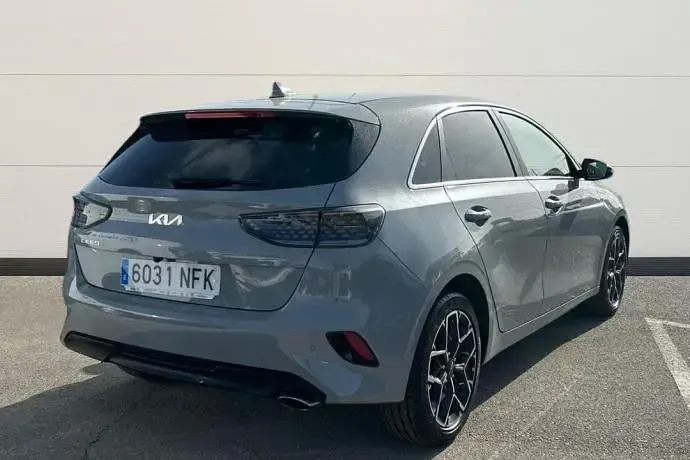 Nuevo Kia Ceed Style 101 CV (74 kW) 2025 Gris Utilitario
