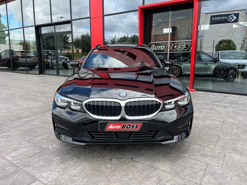 Usado BMW 320e M Sport 204 CV (150 kW) 2022 Negro Familiar