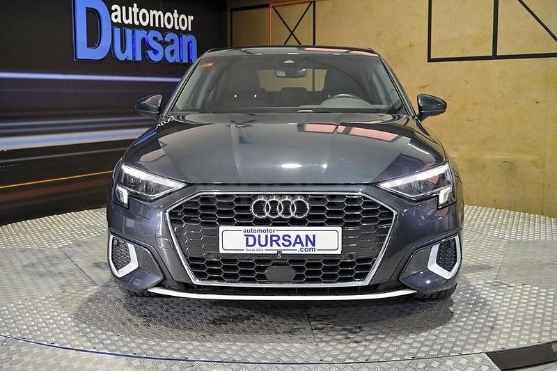 Usado Audi A3 Advanced Plus 110 CV (80 kW) 2021 Gris / plata Berlina