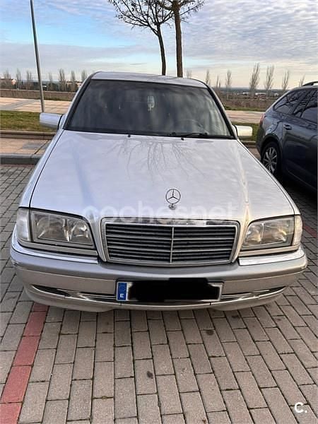 Usado Mercedes C250 Elegance 150 CV (110 kW) 1999 Gris / plata Berlina