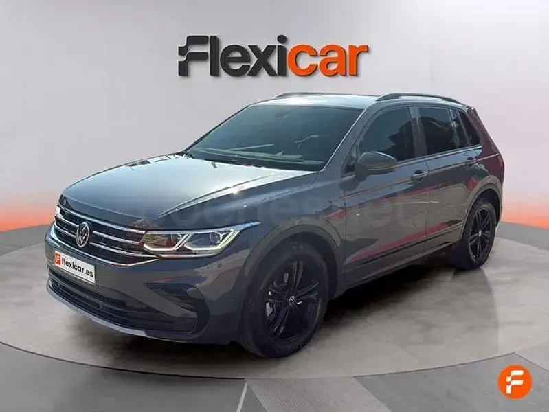 Usado VW Tiguan Life 150 CV (110 kW) 2022 Gris / plata SUV