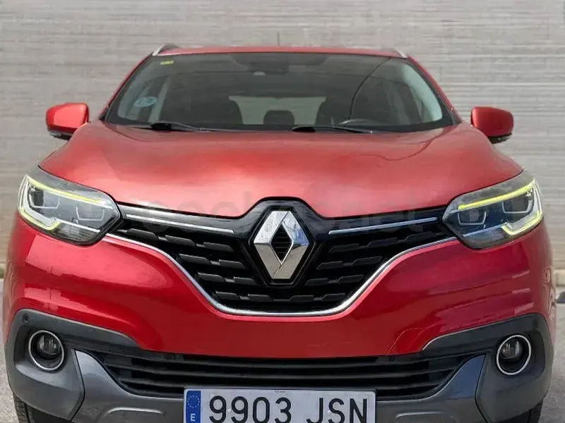 Usado Renault Kadjar Zen 130 CV (95 kW) 2016 Granate SUV