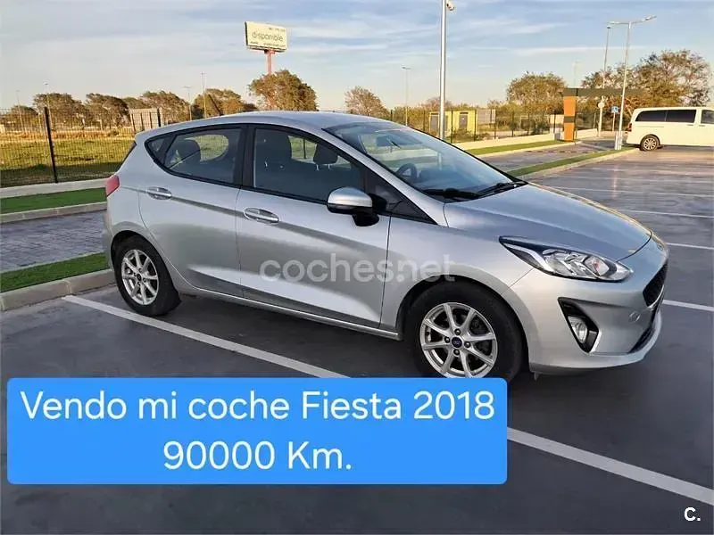Usado Ford Fiesta Trend 85 CV (62 kW) 2018 Gris / plata Utilitario