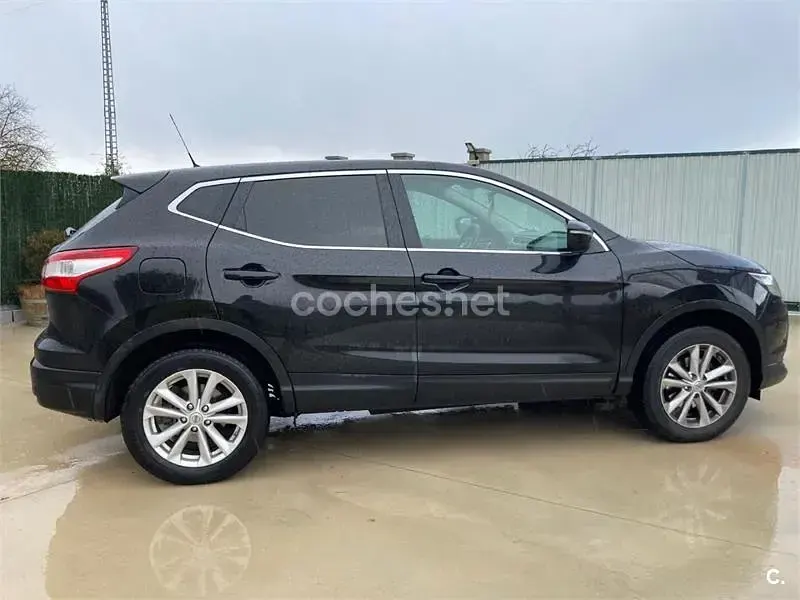 Usado Nissan Qashqai Acenta 110 CV (80 kW) 2014 Negro SUV