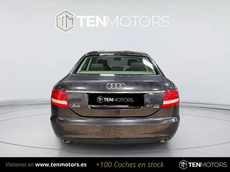 Usado Audi A6 180 CV (132 kW) 2005 Gris / plata Berlina