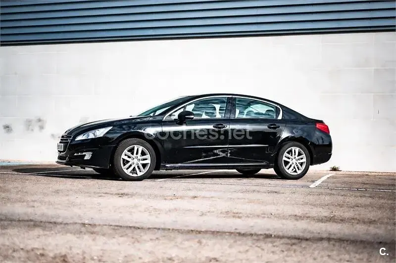 Usado Peugeot 508 Active 115 CV (84 kW) 2013 Negro Berlina