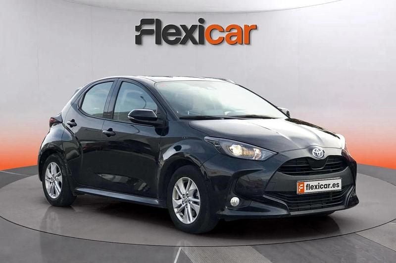Negro Usado 2021 Toyota Yaris Hybrid Business Edition Berlina | 16.490 € (Buen precio) - Imagen 1/4