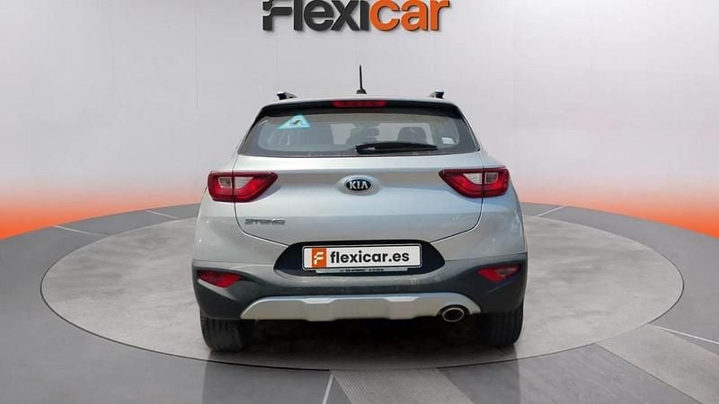 Usado Kia Stonic 101 CV (74 kW) 2021 Blanco SUV