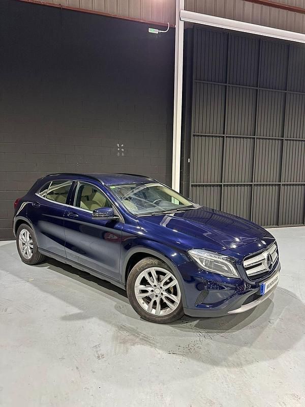 Usado Mercedes GLA200 Style 137 CV (100 kW) 2017 Azul SUV