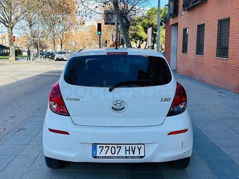 Usado Hyundai i20 GO! 85 CV (62 kW) 2014 Blanco Utilitario