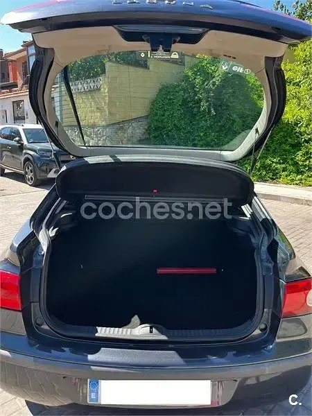 Usado Renault Laguna II Dynamique 130 CV (95 kW) 2006 Negro Berlina