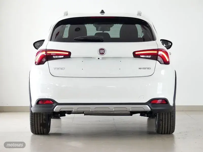 Usado Fiat Tipo Red 130 CV (95 kW) 2022 Blanco Familiar