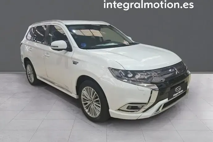 Usado Mitsubishi Outlander P-HEV 224 CV (164 kW) 2021 SUV
