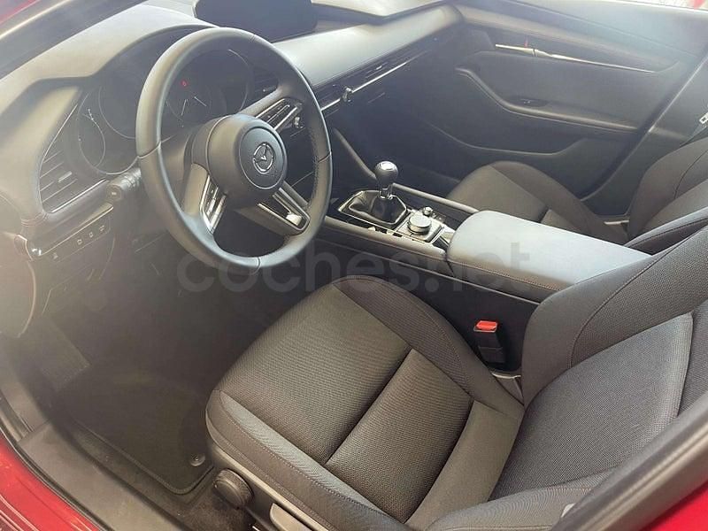 Usado Mazda 3 Exclusive-Line 122 CV (89 kW) 2023 Rojo Berlina