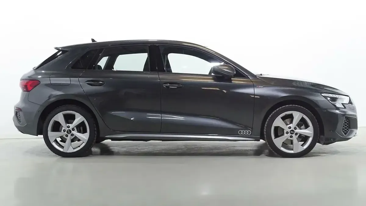 Usado Audi A3 Sportback e-tron S-Line 204 CV (150 kW) 2021 Gris Utilitario