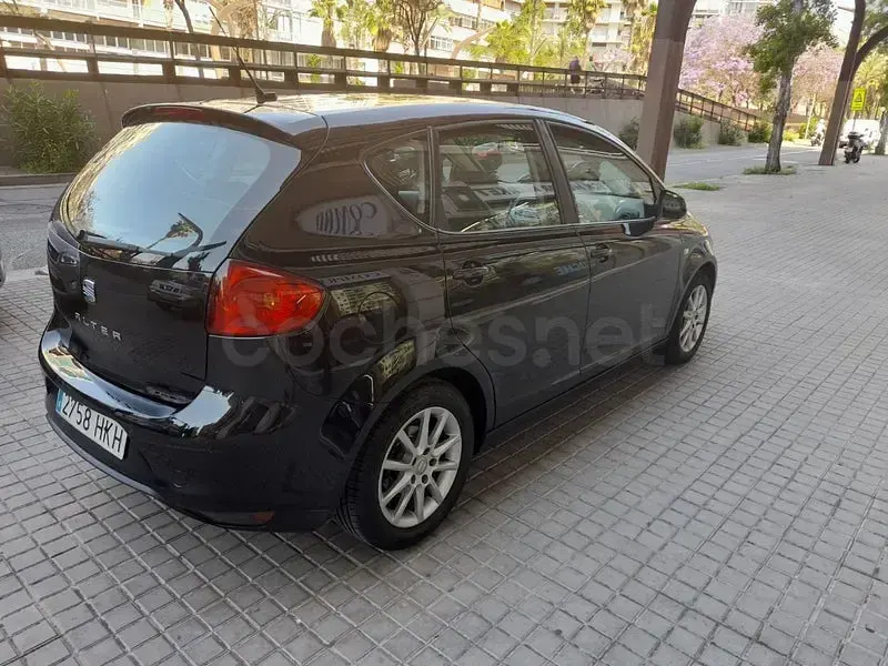 Usado Seat Altea Style 140 CV (102 kW) 2012 Negro Monovolumen