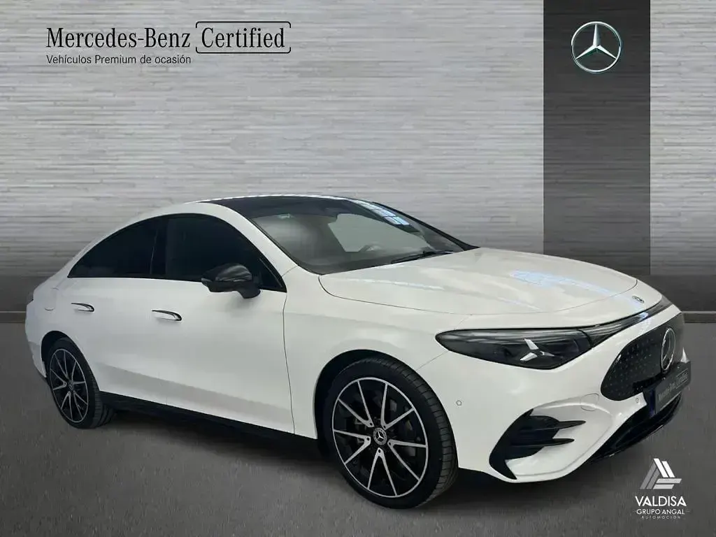 Używany Mercedes CLA 250+ 200 kW (272 KM) 2026 Biały Sedan/Limuzyna