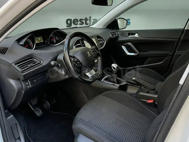 Usado Peugeot 308 Business-Line 100 CV (73 kW) 2019 Blanco Berlina